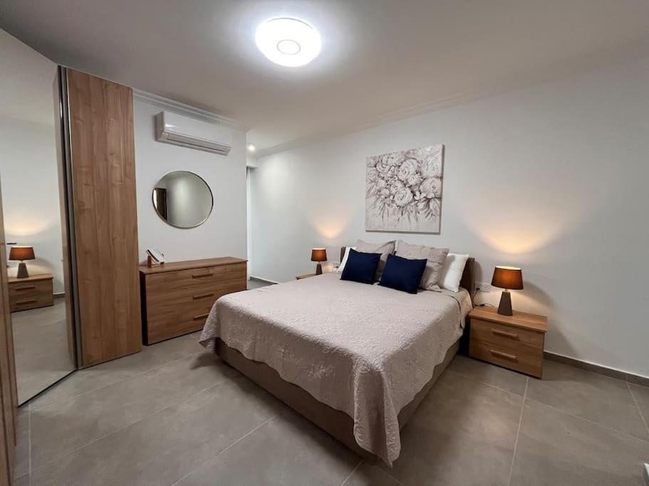 3 Bedroom Seaside Luxury Accommodation - Sleeps 8 St. Paul's Bay Exterior photo